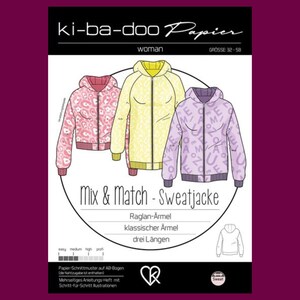 Könnte beinhalten: Ein Schnittmuster-Cover für eine Mix & Match Sweatjacke von ki-ba-doo. Es zeigt drei Kapuzenjacken in rosa Leopardenmuster, Gelb und Violett mit Buchstabenmuster. Enthält Text für die Größen 32-58, Raglan- und klassische Ärmel.