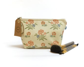 Make-up-, cosmetische- of accessoiretas handgemaakt van originele vintage stof van EllaOsix