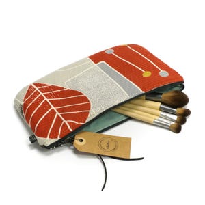 Bolsa grande con cremallera de los años 60 - Bolsa para cosméticos - Bolsa de maquillaje retro - Estuche para lápices Hecho a mano con tela vintage original por EllaOsix