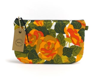 1970s Pouch with Zipper - Orange roses - Vintage Fabric Cosmetic Bag - Makeup Bag - Pencil Case Handmade by EllaOsix