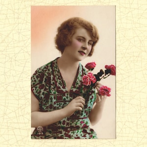 Frans Vintage Portret Briefkaart Mooie dame met bloemen afbeelding 1