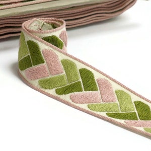 3m Vintage Decor Trim in Pink and Green - Woven Jacquard Trim Tape - Flat trim for pillows, lampshades and curtains  - 4 cm wide