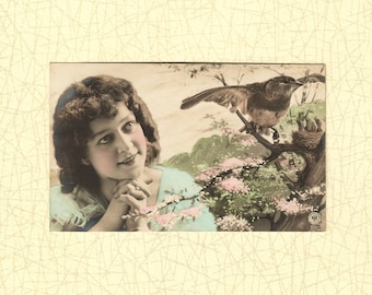 Anfang 1900 Antike Postkarte | Junge Dame mit Vogel