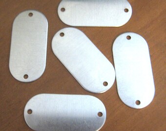 Etiquetas grandes de aluminio en blanco rectangulares redondeadas de 1" x 2", cantidad 5, orificio doble