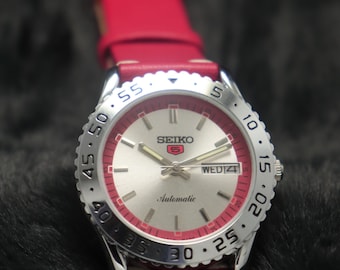 U203 Seiko Quartz Day Date W/ Stretch Band - Ref 7N43 - 0AM0 - Etsy