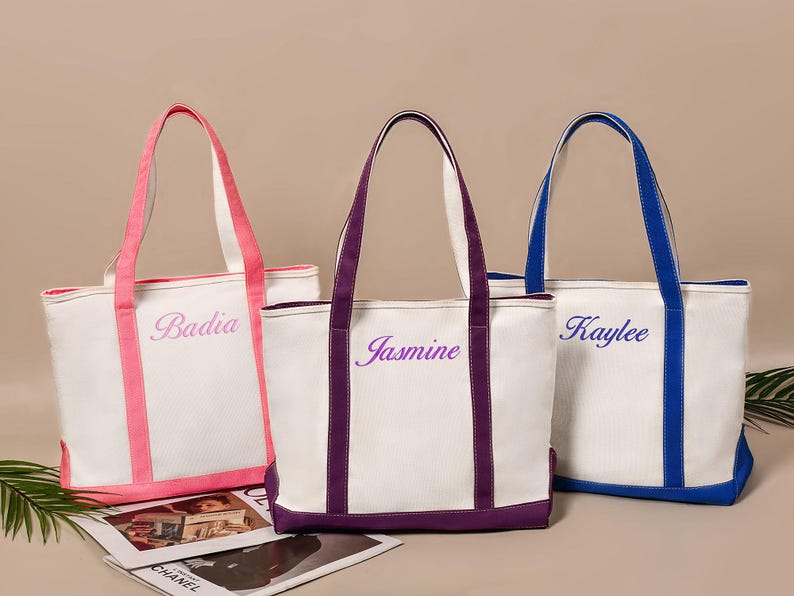 Sac fourre-tout personnalisé de demoiselle d'honneur, sac fourre-tout brodé personnalisé, sac d'école, cadeaux pour elle, fourre-tout avec texte personnalisé, cadeau de jeune fille image 5