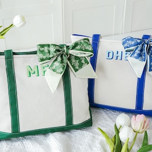 Personalized bridesmaid Tote Bag,Bridesmaid Gift,Custom Name Bag,Embroidered with InitialsTote Bag,Canvas Tote Bag,Bachelorette Gift bag
