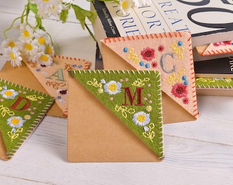Custom Hand Embroidered Corner Bookmarks, Felt Triangle Page Stitched Corner Handmade Bookmark, Handmade Gift for Book lovers, Mom Gift