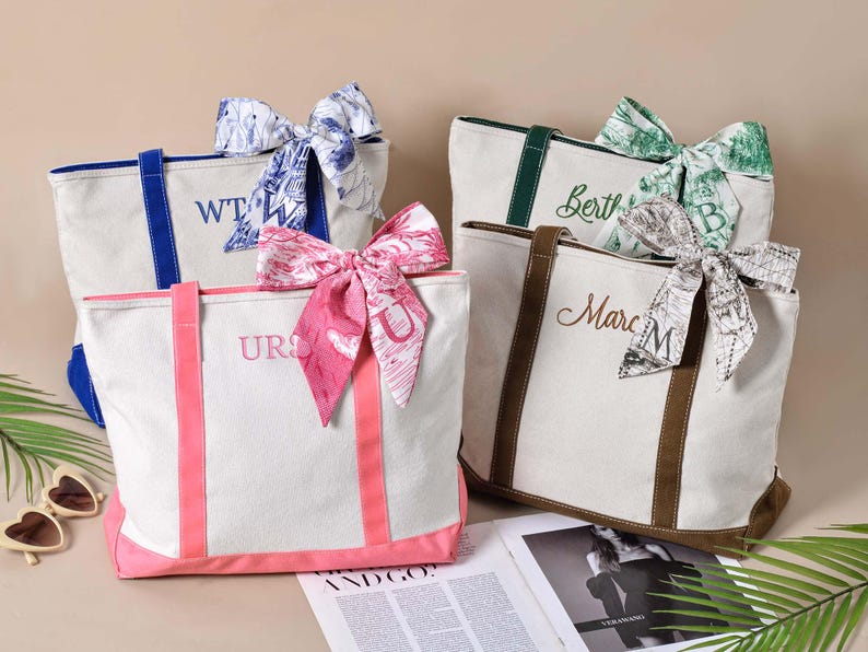 Sac fourre-tout personnalisé de demoiselle d'honneur, sac fourre-tout brodé personnalisé, sac d'école, cadeaux pour elle, fourre-tout avec texte personnalisé, cadeau de jeune fille image 2