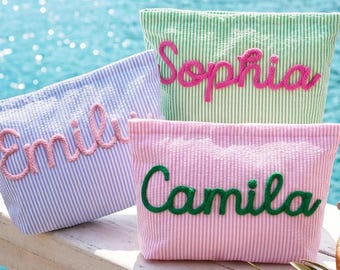 Gepersonaliseerde gehaakte seersucker-make-uptas, vakantiereisetui, naamtoilettas, organizer strandtas, cadeau bruidsmeisje, make-uptas