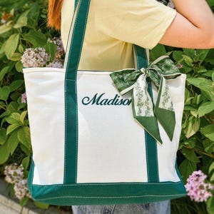 Custom Canvas Tote Bag,Bridesmaid gift Bag,Embroidered Canvas Tote Bag,Custom Text Tote,Bachelorette Gift,Beach Bag,School Bag,Gift for Her