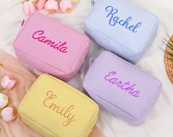 Personalized Seersucker Makeup Bag, Bridesmaid Gift bag,Cosmetic Bag,Bridal Party Gift,Makeup Organizer,Bridal Shower Gift,Travel makeup Bag