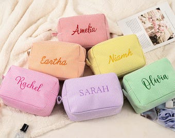 Personalized Seersucker Makeup Bag, Cosmetic Bag, Bridesmaid Gifts, Bridal Party Gifts, Makeup Organizer, Bridal Shower Gift