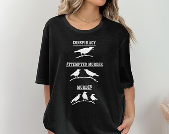 陰謀殺人未遂Tシャツ、面白いカラス殺人Tシャツ、カラスの群れTシャツ、鳥ユーモアTシャツ、カラス好きへのギフト、バードウォッチングシャツ
