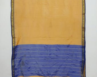 Sari de seda vintage azul reciclado – Tecido de sari indiano, têxtil reciclado, tecido para artesanato e confecção de roupas boho.