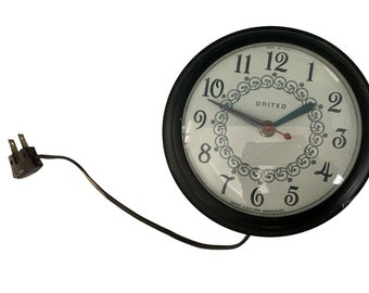 Vintage Midcentury 50s 60s United Black Wall Clock