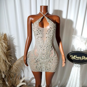 Vestidos curtos sensuais com decote em V e strass prateados para festa de aniversário para mulheres: vestido curto de luxo