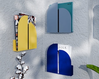 Modern Metal Floating Shelf: Minimalist Wall Organizer