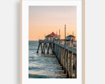 Impression Huntington Beach, art mural californien, art encadré sur l'océan, décoration d'intérieur coucher de soleil, affiche de la côte, oeuvre d'art de plage, scénique, architecture