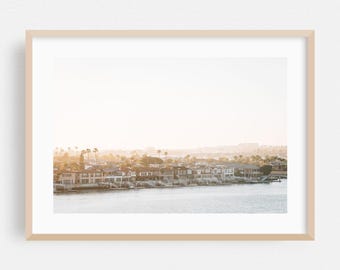 Impression Corona Del Mar, art mural californien, encadrement côtier, décoration d'intérieur maison de plage, affiche océan, palmier, paysage, coucher de soleil
