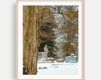 Winter Print, Schnee Wandkunst, religiöse gerahmte Kunst, spirituelle Wohnkultur, Gothic Poster, Fotografie Fine Art, Lindenwood - Grey Lady