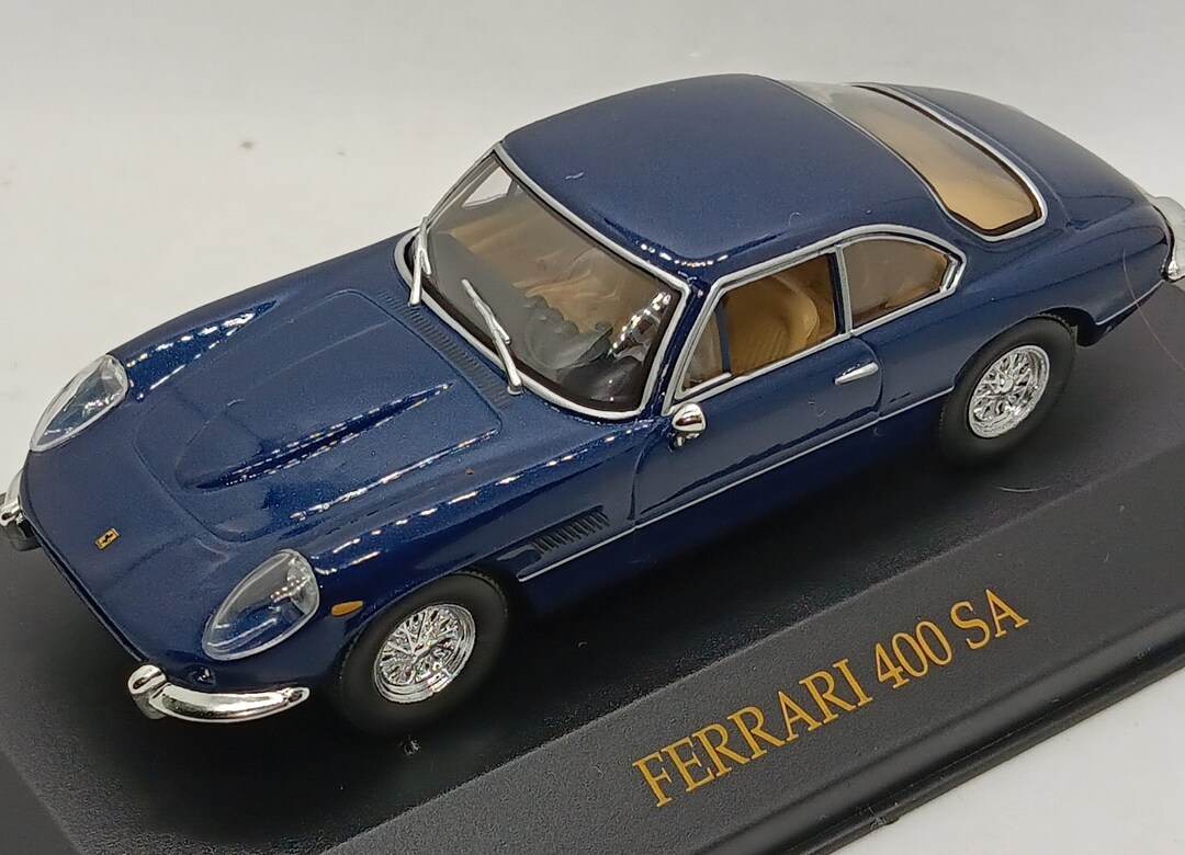 Szívszorítóan gyönyörű ez a zöld Ferrari 400 Superamerica Cabriolet
