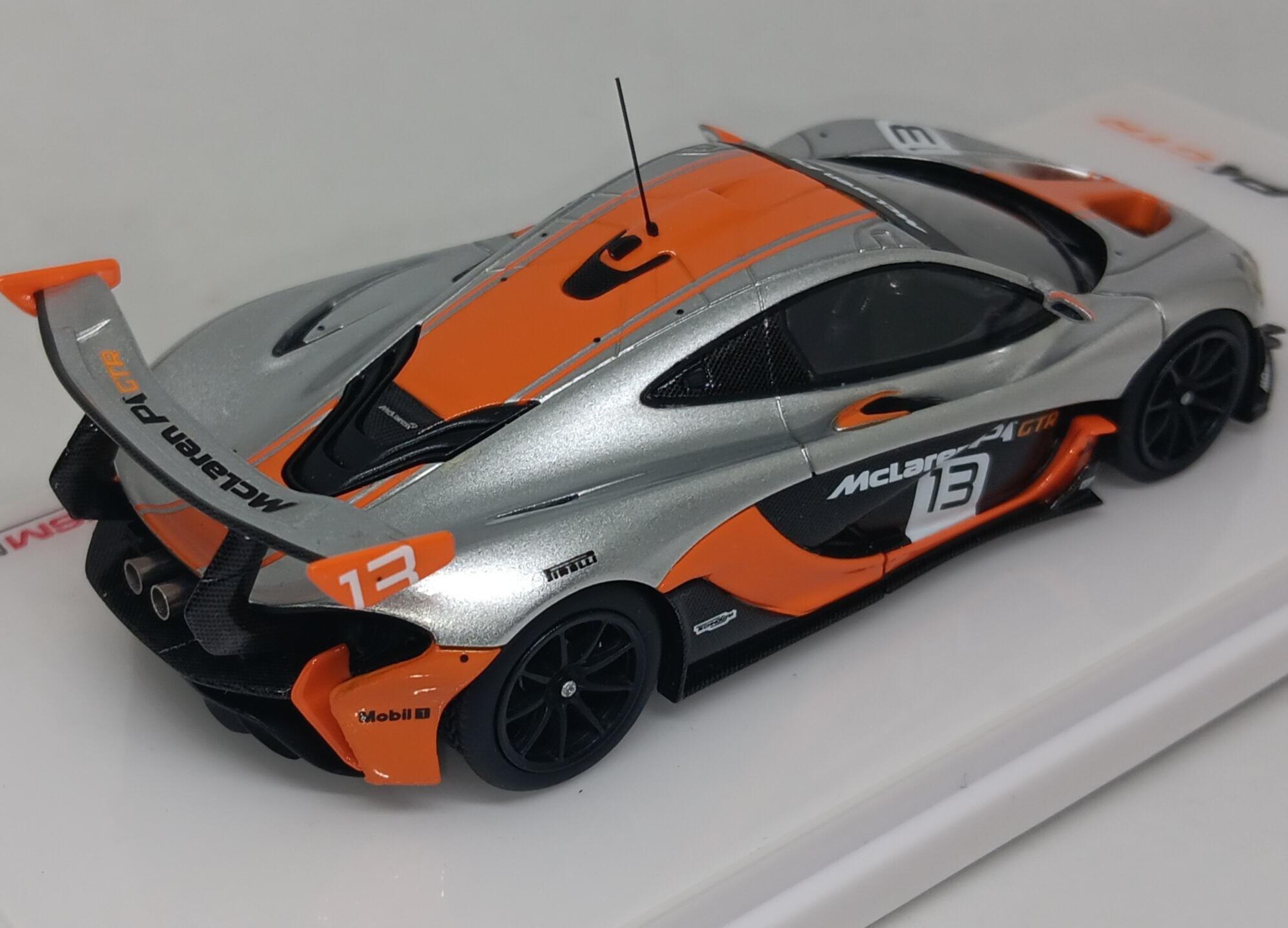 P1 GTR McLaren 0 | 1:43 No.13 Mclaren True by Modelcar ) ( Silver