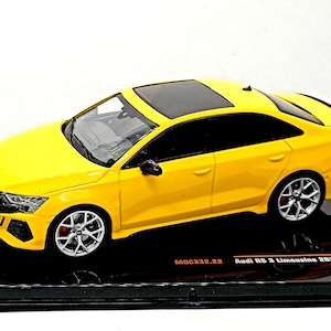 Audi RS3 limousine - Pytongul (2012) modellbil av IXO models skala 1:43