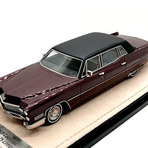 Cadillac Series 75 - Madeira plum metallic ( 1968 ) modelcar by Stamp models , scale 1/43