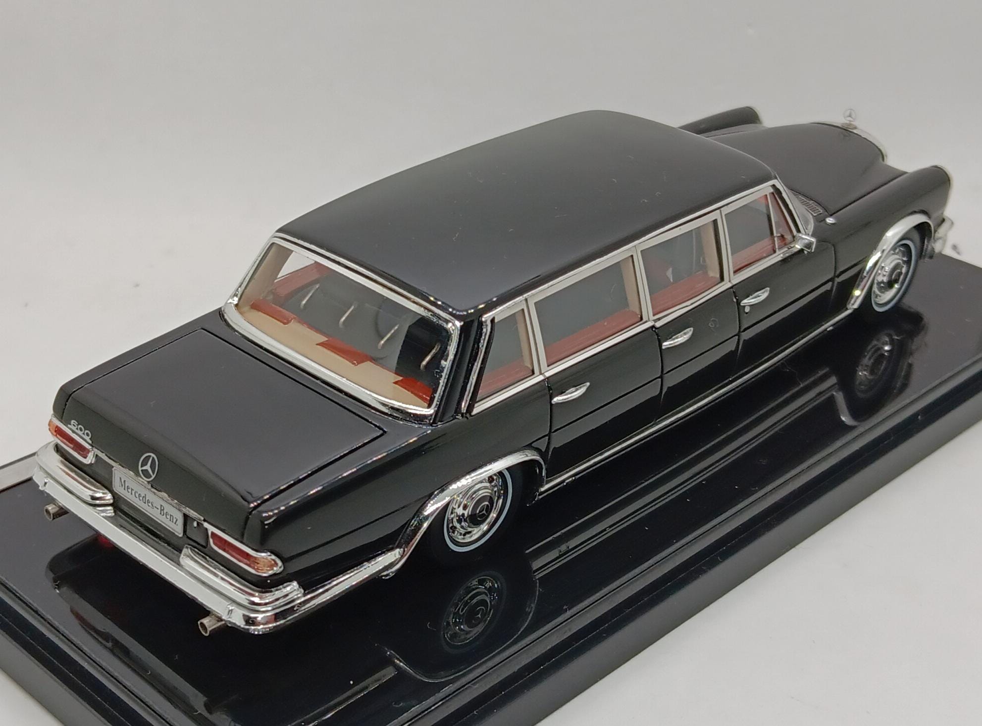 Mercedes Benz 600 Pullman 6-door Limousine ( 1964 ) Modelcar by