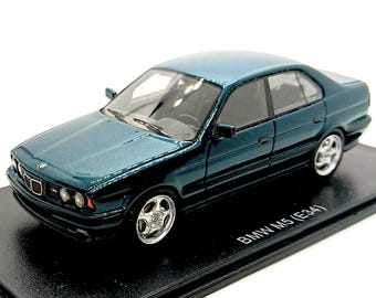 BMW M5 (E34) 1/43 スケールモデル Neo 1:43 BMW M5 (E34) white 0874250433136 model car