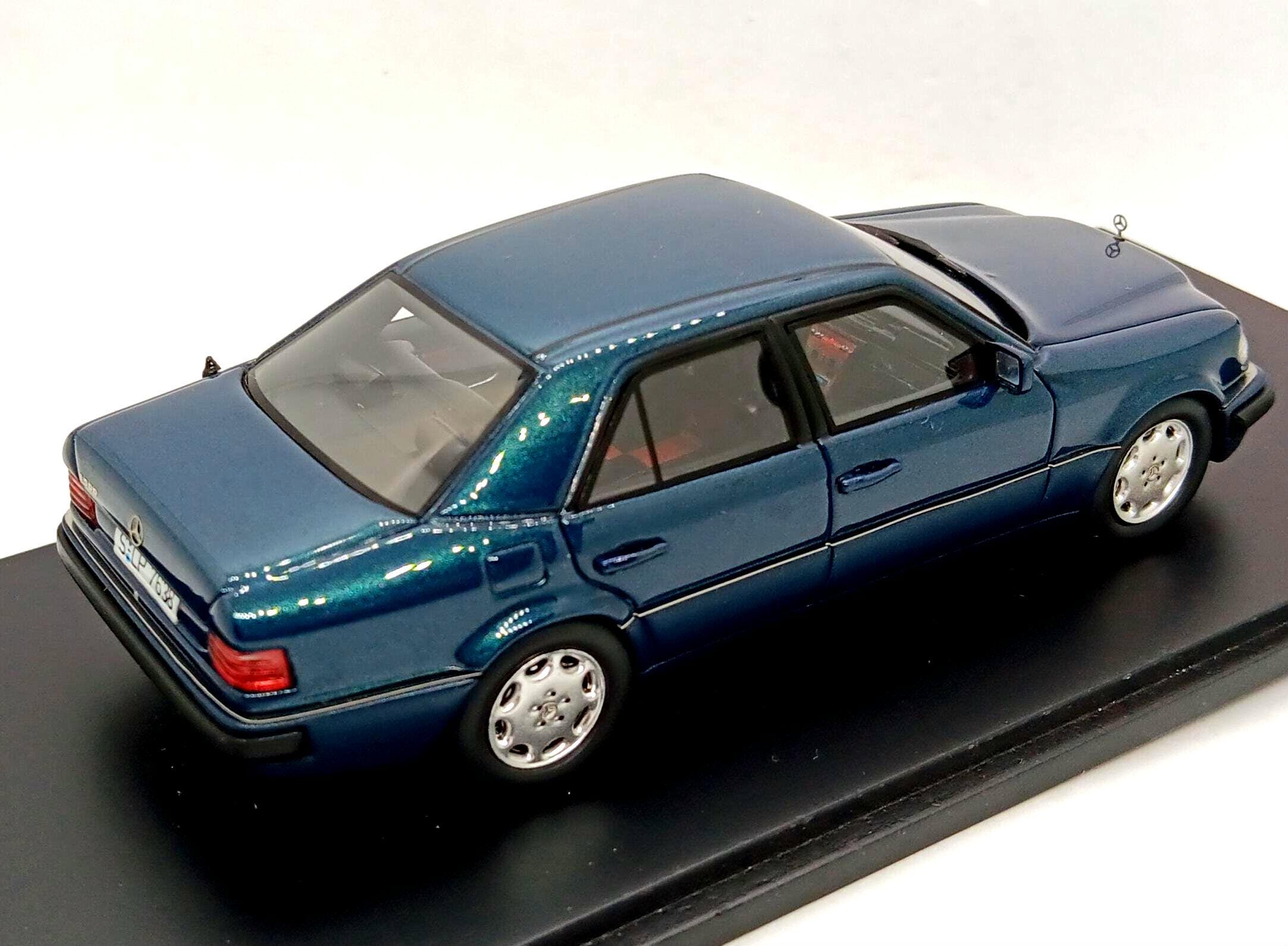 Mercedes-benz E 500 in Green-blue Metallic ( 1986 ) Modelcar by