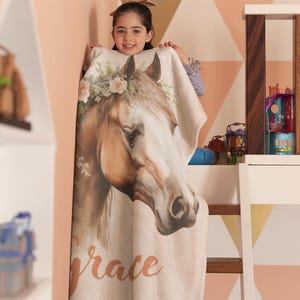 女の子向けのパーソナライズされた馬用ブランケット、パーソナライズされた名前入りブランケット、馬好きへのギフト、カスタムブランケット、誕生日ギフト