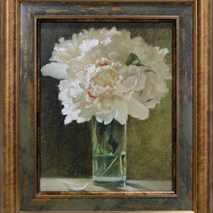 Ramo de peonías blancas en flor en un jarrón de cristal. Pintura al óleo original de la artista Mayya Bokova
