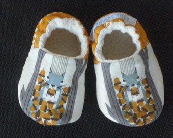 Baby Shoe, Baby Slippers, Charley Harper print, Eco-Friendly shoes, Squirrel slippers, soft sole baby shoes, baby crib shoes, baby moccasin