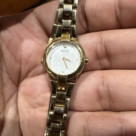 Vintage‎ Seiko Watch Women 21mm Gold Tone 1N00-0FW0 New Battery 7.25\