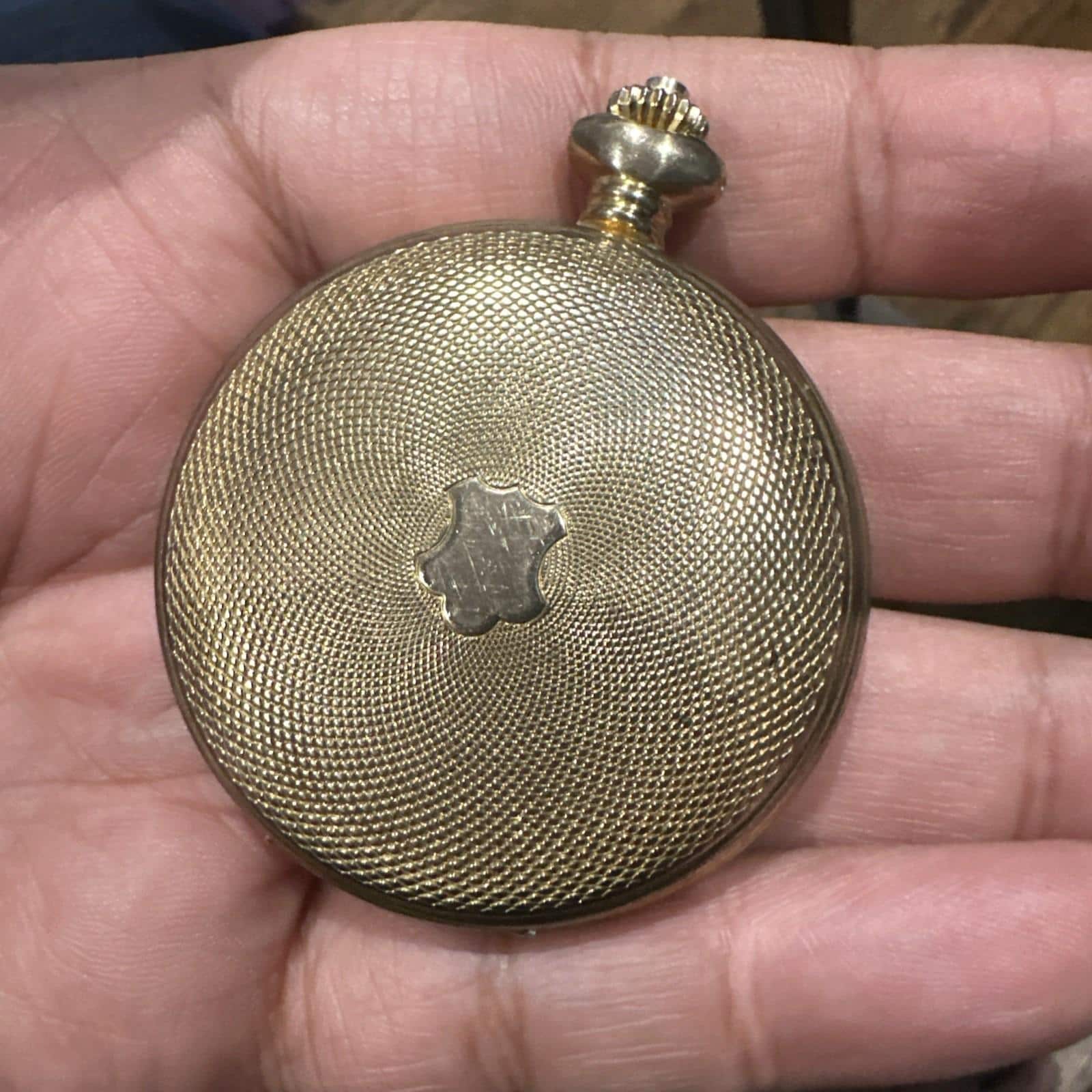 Vintage Summit Geneve Swiss Quartz Pocket watch Gold Tone Rare 47mm For Repair‎ Vintage Summit Geneve Swiss Quartz Pocket Watch Gold Tone  main image 3