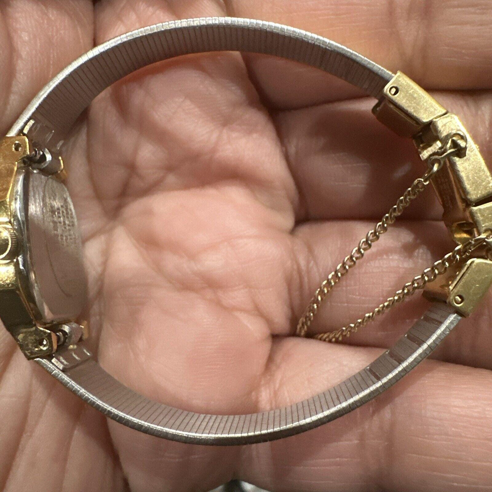 Works 17mm Orient Octagonal Ladies Bracelet Watch Black Dial  display picture 3