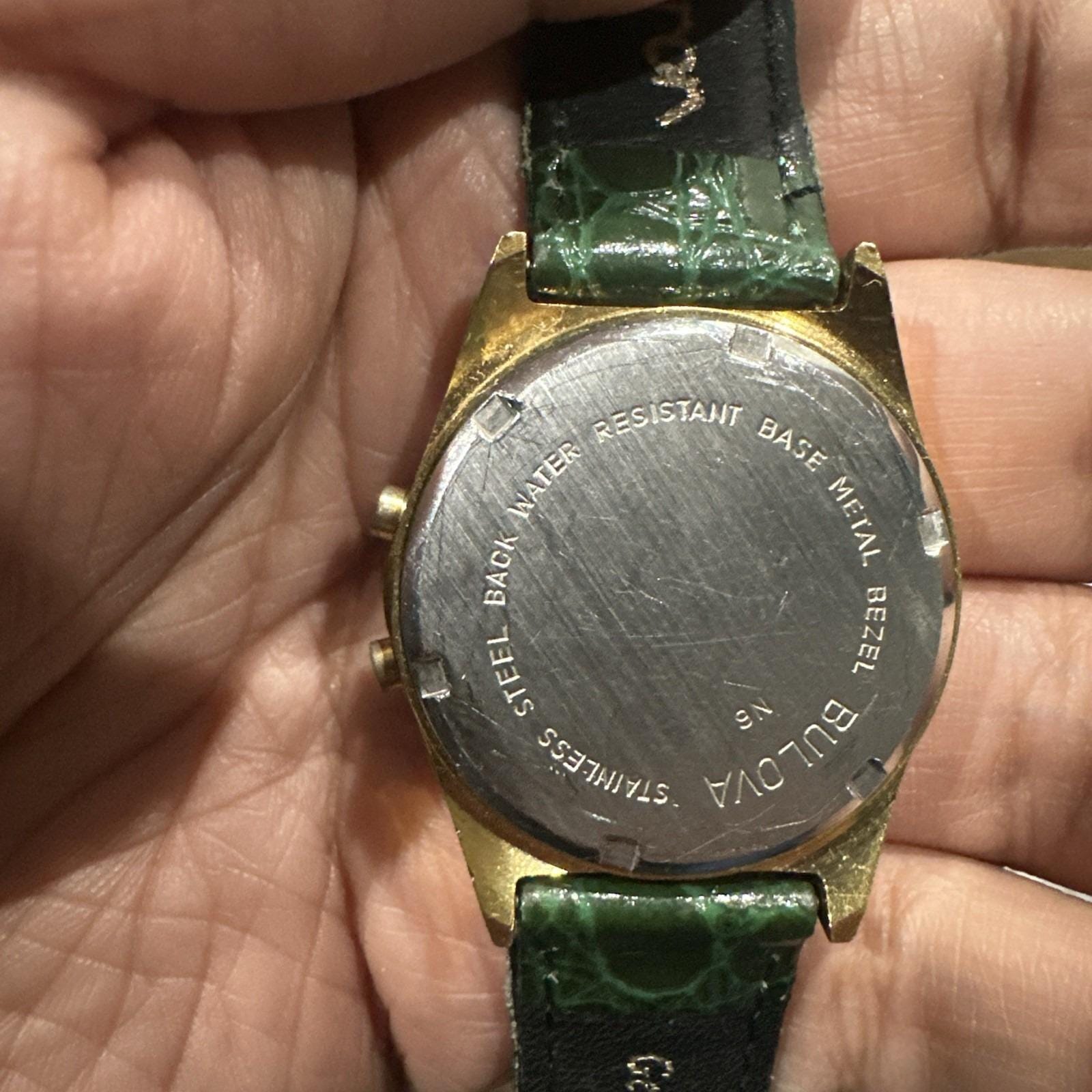 Vintage 1976 Bulova Quartz Digital Gold Tone Watch 35mm  display picture 2