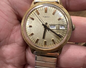 Timex Vintage Mens Denim Dial /37MM( Rare) Goldtone Case  display picture 3