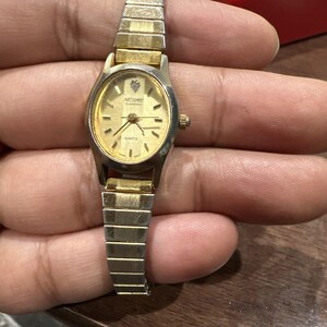 Working Nelsonic Diamond Ladies Wrist Watch 17mm Oval Gold Tone