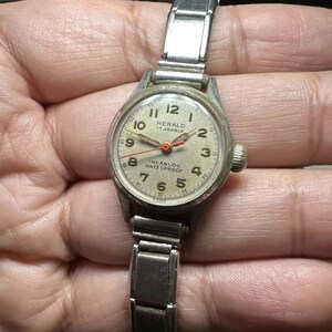 Works VTG Herald Military Style 17 Jewels Manual Wind Ladies Watch Small 22mm Vintage Herald Ladies Mechanical Watch, 17 Jewels, Gold Tone  main image 2