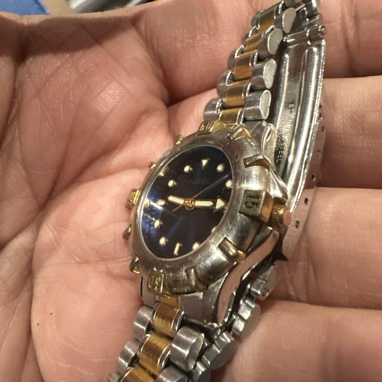 Working Fossil Date 28mm Blue Dial Two Tone Women Watch  display picture 1