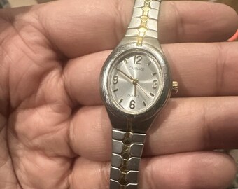 Vintage Timex Silver Dainty Womans Womens Classic Octagonal  display picture 2