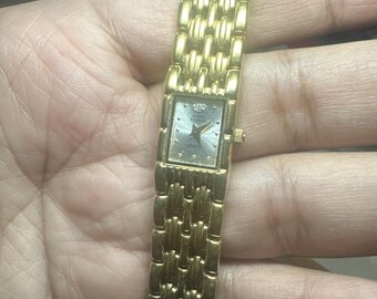 Vintage Anne Klein 753 Bezel Goldtone Mother of Pearl Swiss  display picture 1