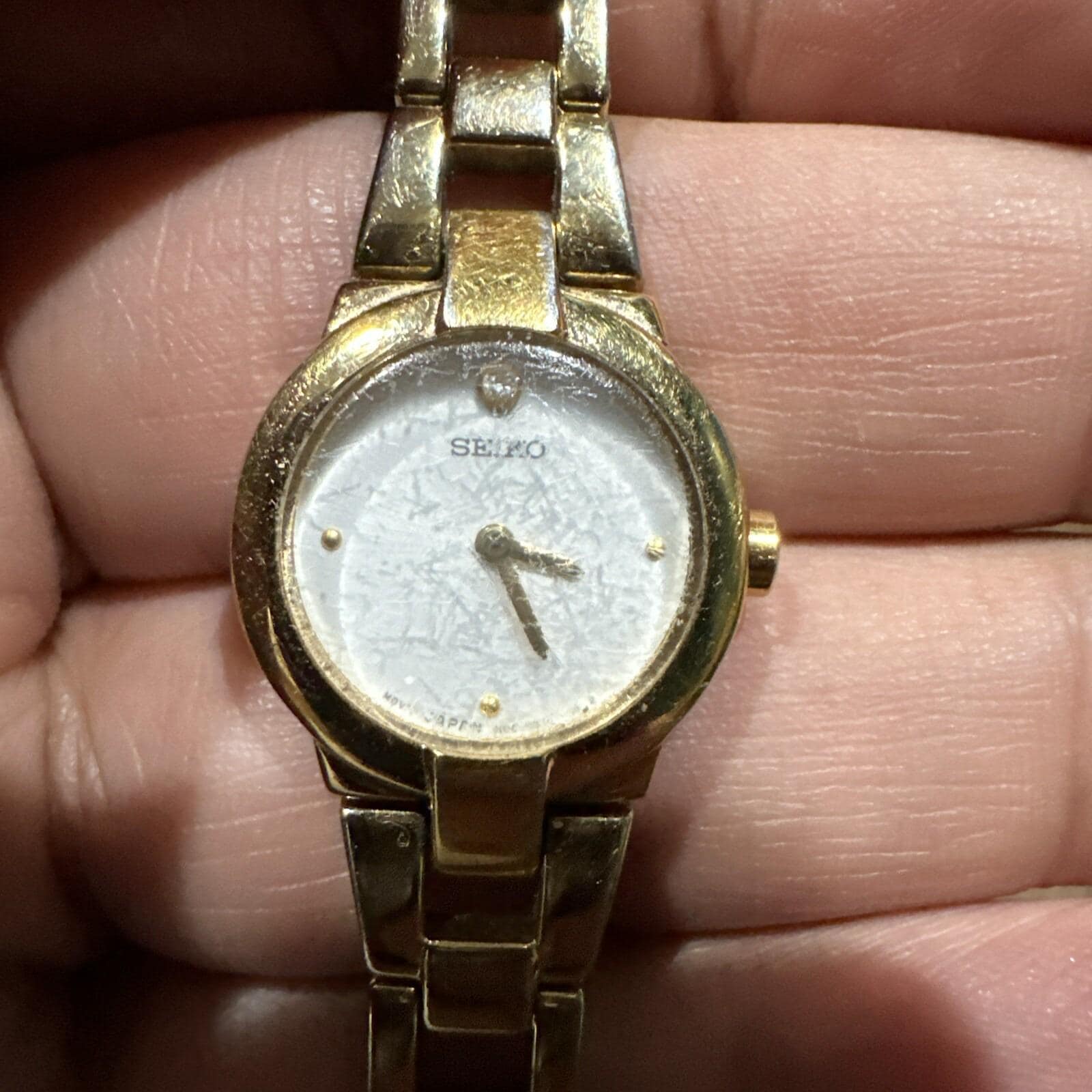 Seiko Gold Tone Petite 19mm Womens Watch 1N00-0K59 Bracelet 6\