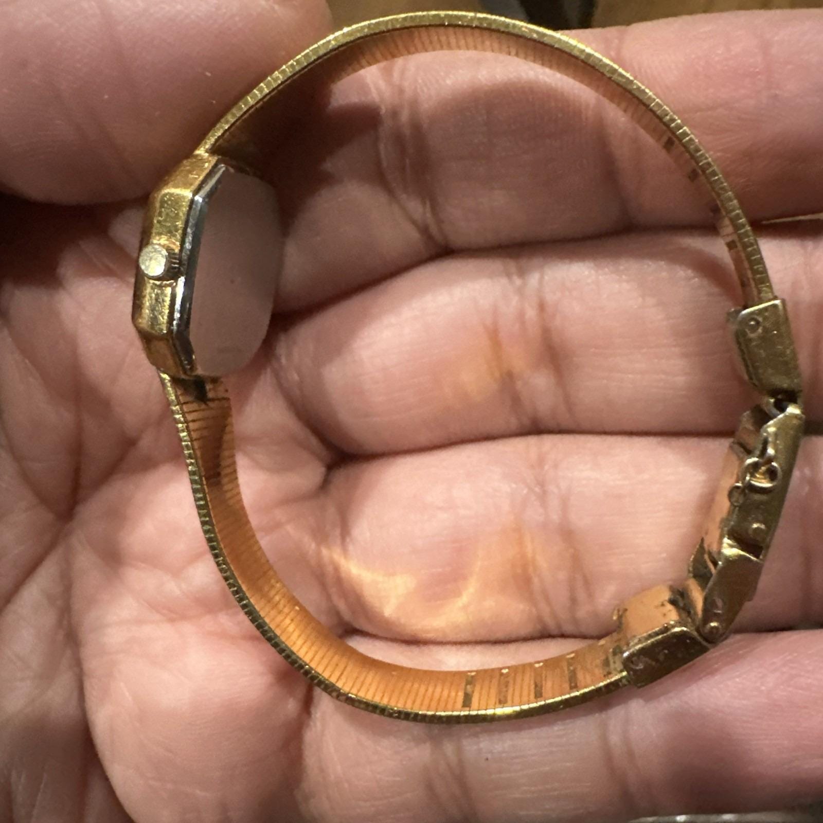 Vintage Wittnauer Quartz Ladies Watch 17mm Gold Tone Rare 