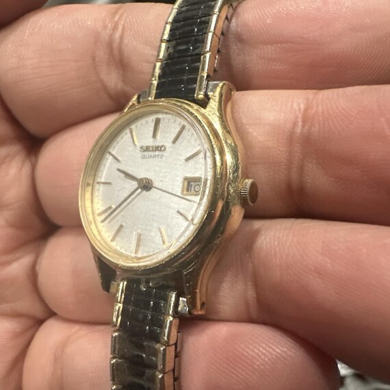 Working Vintage Seiko 24MM Womens Watch Quartz Gold Tone  display picture 3