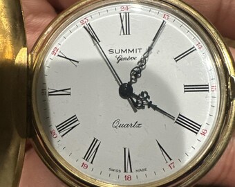 Vintage Summit Geneve Swiss Quartz Pocket Watch Gold Tone  display picture 3