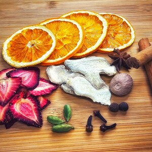 Kit de vinho quente com morango seco | Especiarias para vinho quente | Kit de vinho quente | Especiarias para vinho quente | Presentes de Natal | Sacolas de especiarias para vinho quente